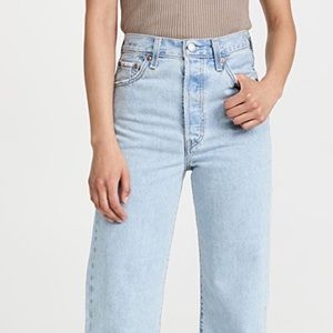 Levi’s Ribcage cropped straight jeans!